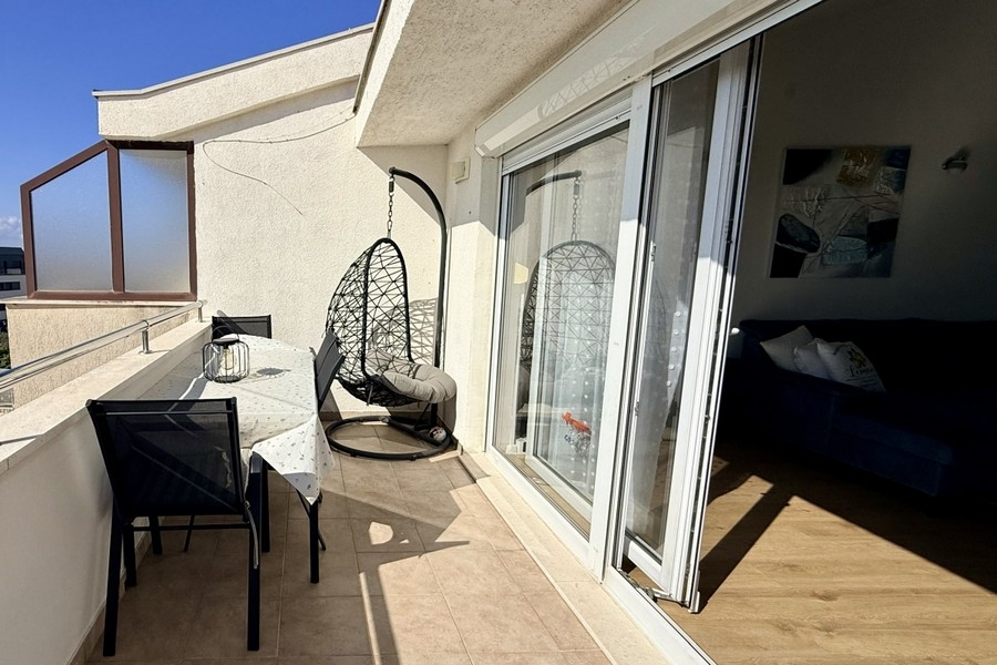 Taras mieszkania A3905 w Splicie w Dalmacji - agentem nieruchomości jest Panorama Scouting.