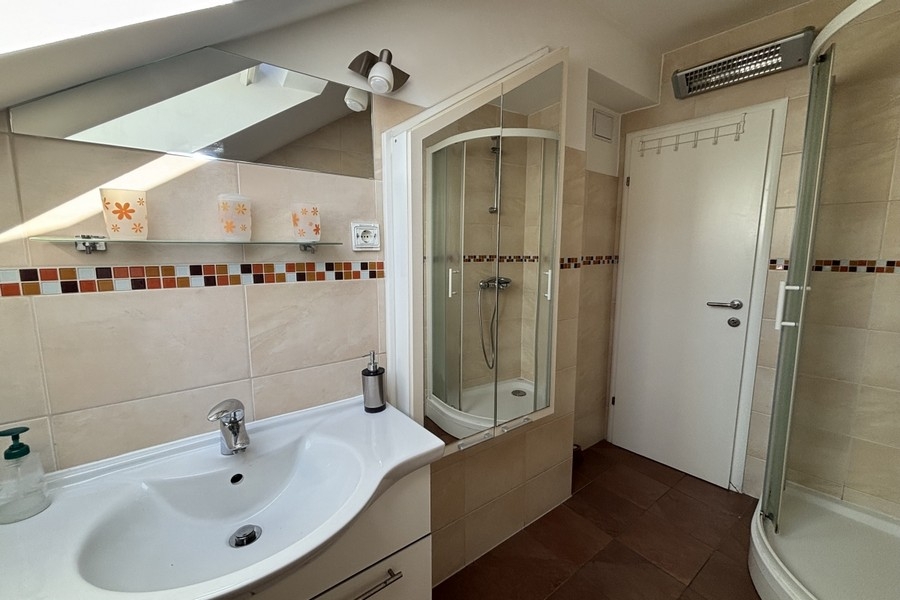 Łazienka z prysznicem.