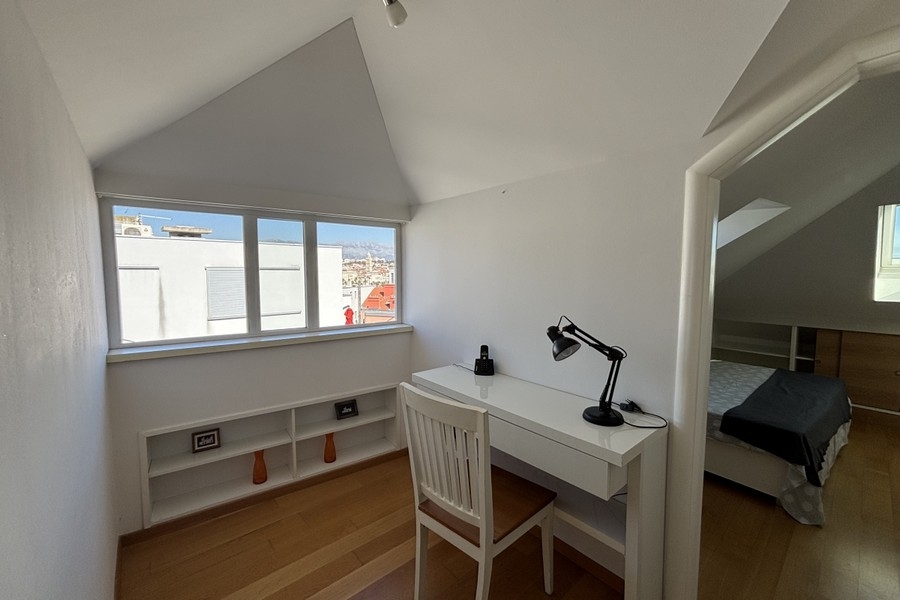 Widok na miejsce pracy mieszkania.