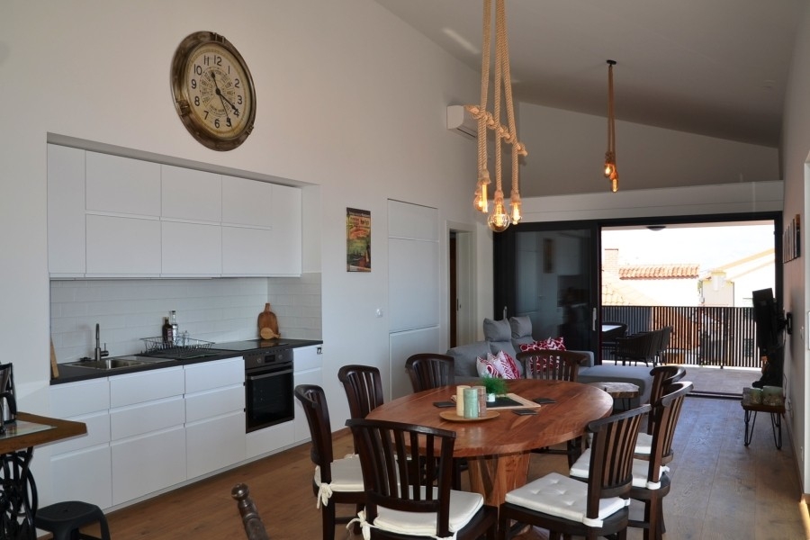 Nowocześnie urządzona część dzienna nieruchomości A3930 w Chorwacji.