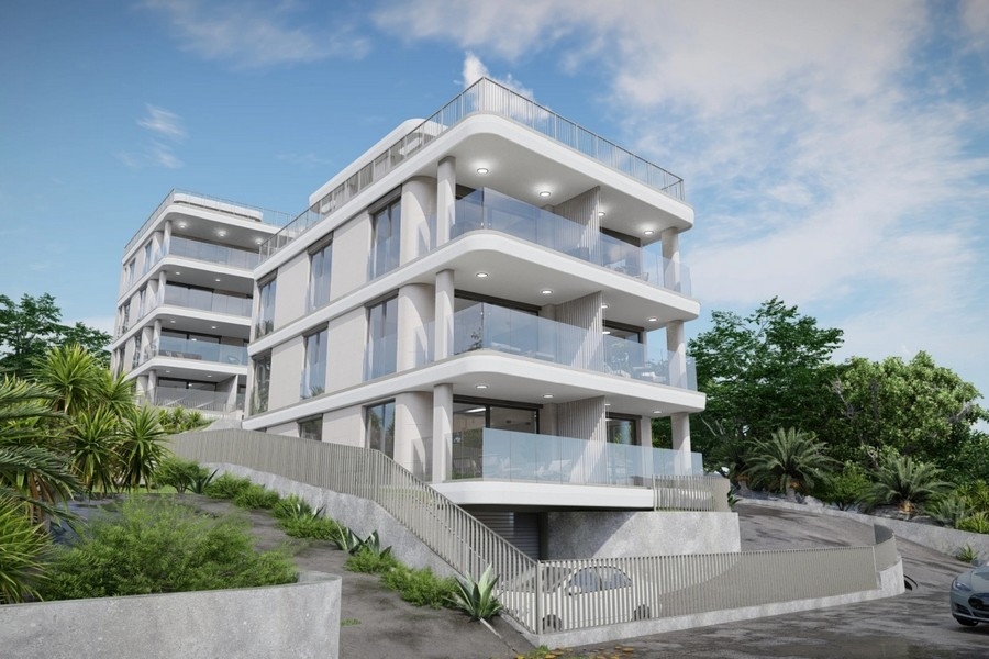 Architektonicznie nowoczesny budynek z czystymi liniami i widokiem na morze