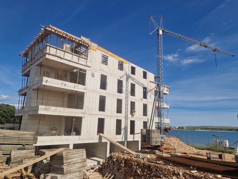 Nowo wybudowane apartamenty tuż nad morzem w Povljana Pag