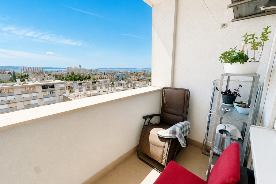Balkon z panoramicznym widokiem na morze