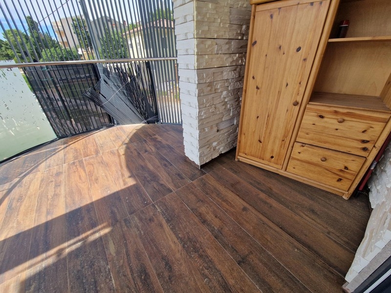 Zadaszona loggia z szafką
