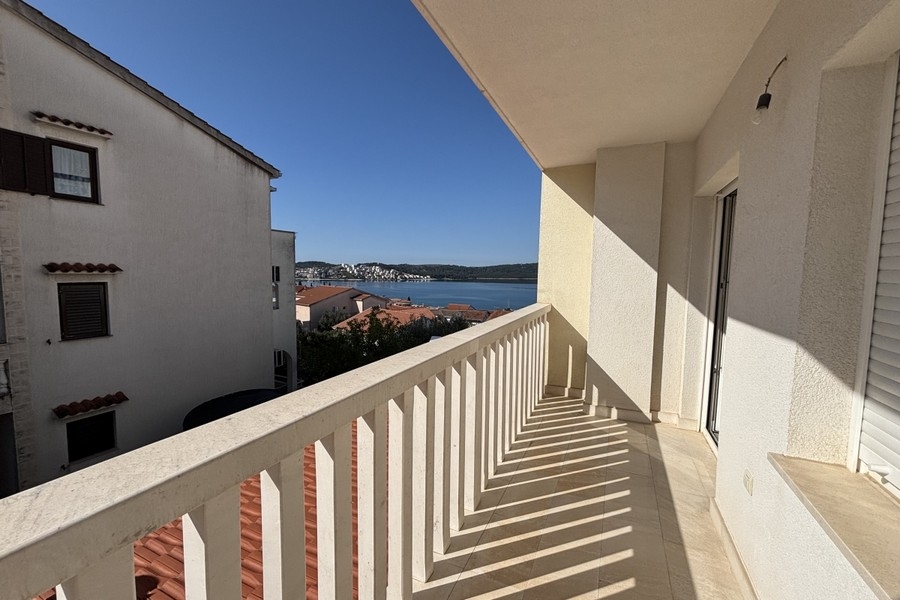 Taras słoneczny apartamentu z panoramicznym widokiem