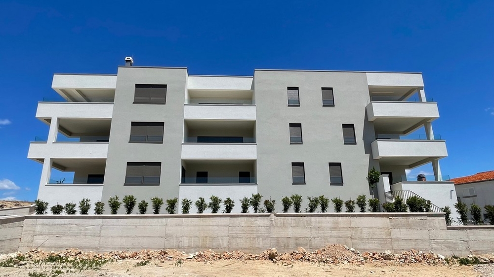 Wygląd zewnętrzny nowego apartamentowca w Vodicach