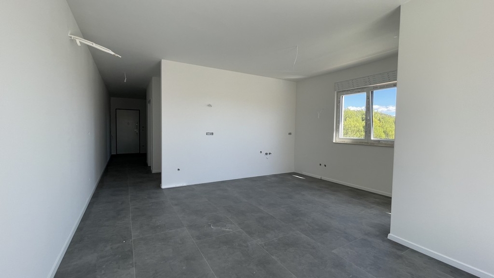 Sypialnia z oknem i drzwiami balkonowymi, apartament dwupoziomowy A4073 w Tribunj