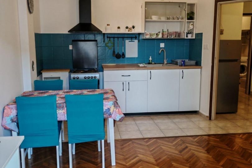 Wyposażona kuchnia ze stołem jadalnym - Apartament A4115 Kvarner Bay
