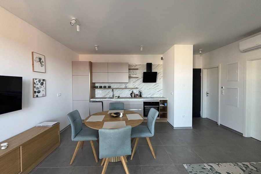 Część dzienna i jadalna penthouse'u w Trogirze na Ciovo