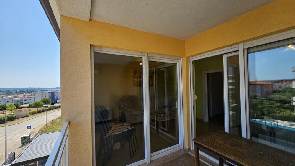 Balkon apartamentu z widokiem na Novigrad