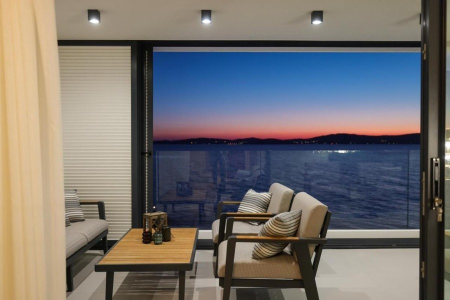 Penthouse w pierwszej linii od morza w Bibinje