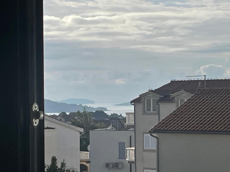 Nowe mieszkania z widokiem na morze i basenem w Vodice