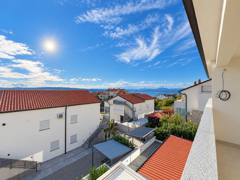 Balkon z widokiem na osiedle