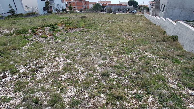 Działka blisko centrum Rogoznicy w Chorwacji.