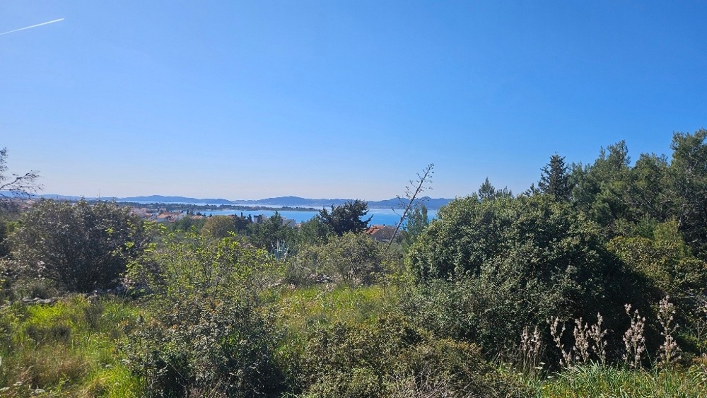 Widok z posesji na morze i wyspy, Chorwacja