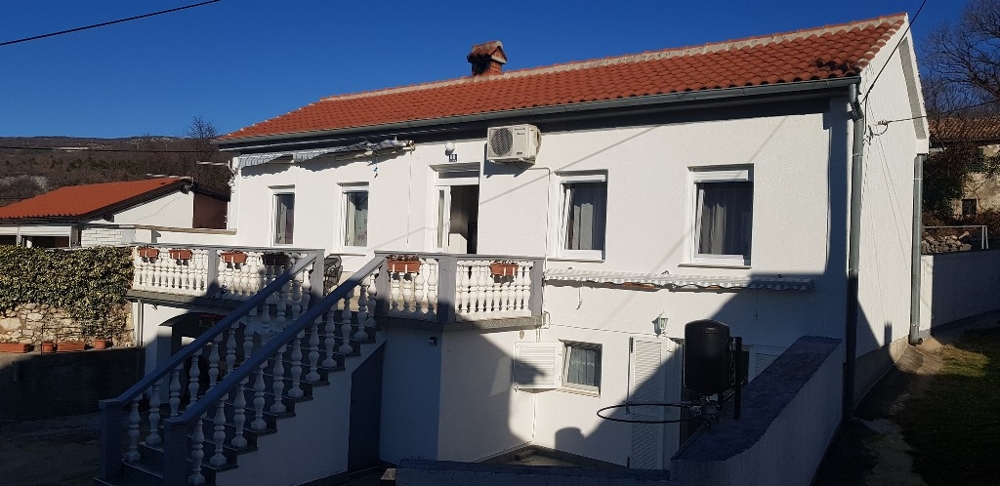 Dom na sprzedaż na chorwackim wybrzeżu Adriatyku.