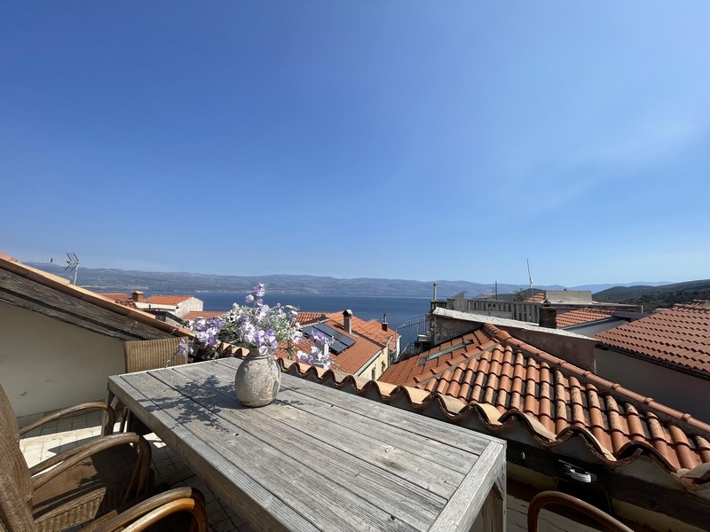 Na sprzedaż tradycyjny kamienny dom w Chorwacji w Vrbniku na Krk.