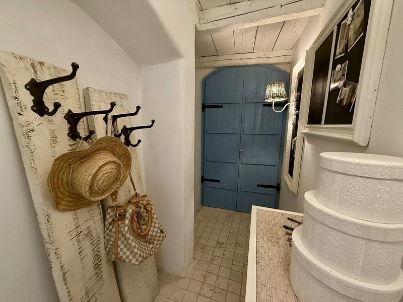 Odnowione wnętrze nieruchomości H1172 na wyspie Krk w Chorwacji.