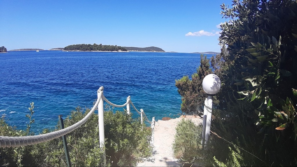 Kup dom w Chorwacji - region wyspy Solta w środkowej Dalmacji - Panorama Scouting.