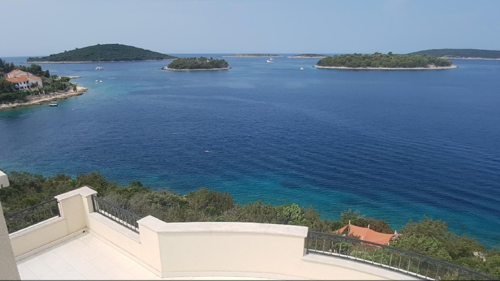 Kolejne zdjęcie z balkonu z widokiem na morze bezpośrednio przy willi na wyspie Solta.