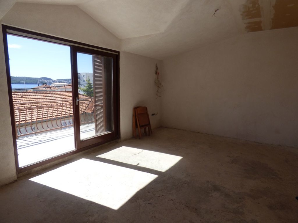 II piętro w stanie surowym.