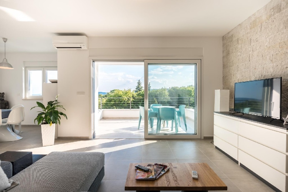 Widok na wysokiej jakości wnętrze willi H1283 na Krk.