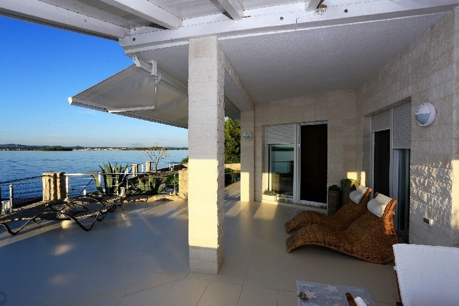 Kup wysokiej jakości wille bezpośrednio nad morzem w Chorwacji - Panorama Scouting GmbH.