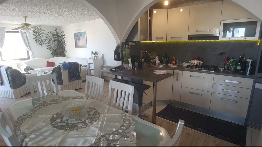 Część dzienna i jadalna z aneksem kuchennym od H1448