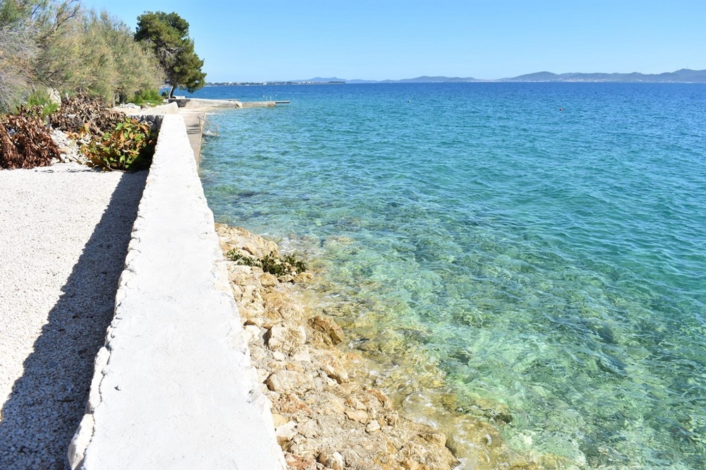 Kuchnia letnia z grillem od H1456 w Chorwacji