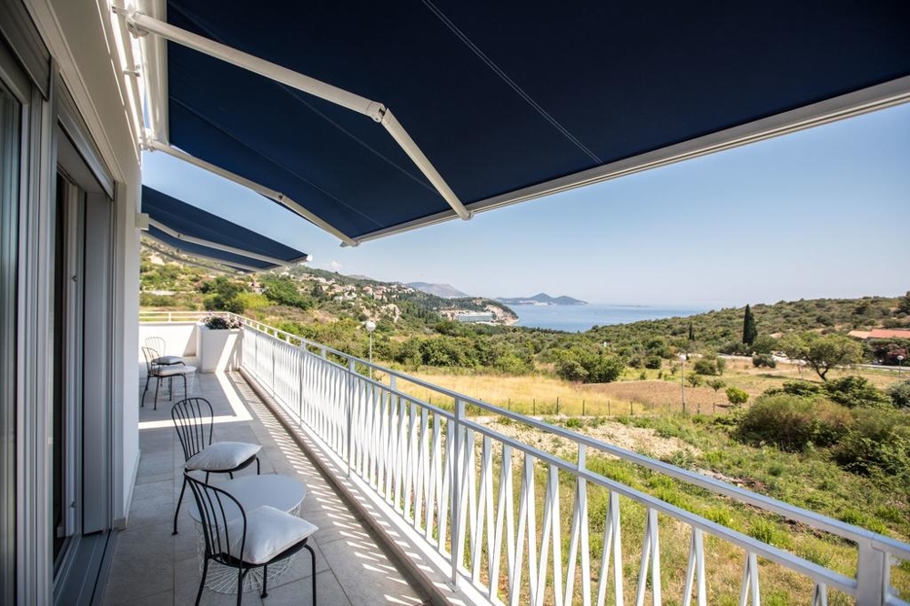 Widok na kuchnię posesji H1489 w Chorwacji.