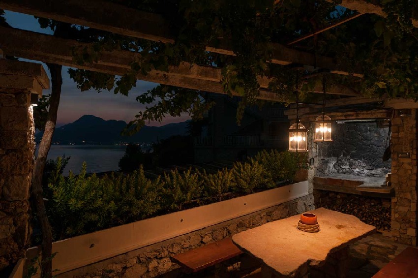 Taras z widokiem na morze - Dom H1584, na sprzedaż w Omis w Chorwacji - Panorama Scouting.