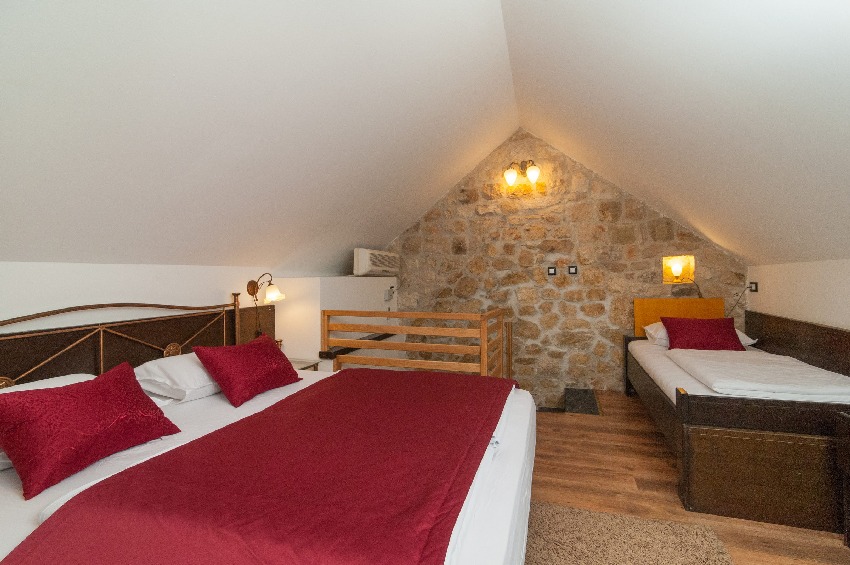 Wrażenia z apartamentów H1584 niedaleko Omis w Chorwacji - Panorama Scouting GmbH.