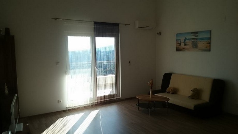 Widok na morze z górnego piętra.