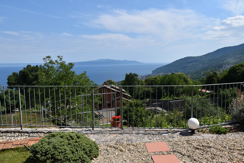 Widok na morze z willi H1785, region Opatija, Chorwacja - Panorama harcerska.