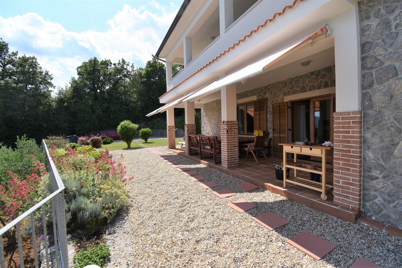 Zewnętrzna część willi H1785 w Chorwacji - Panorama Scouting Real Estate.