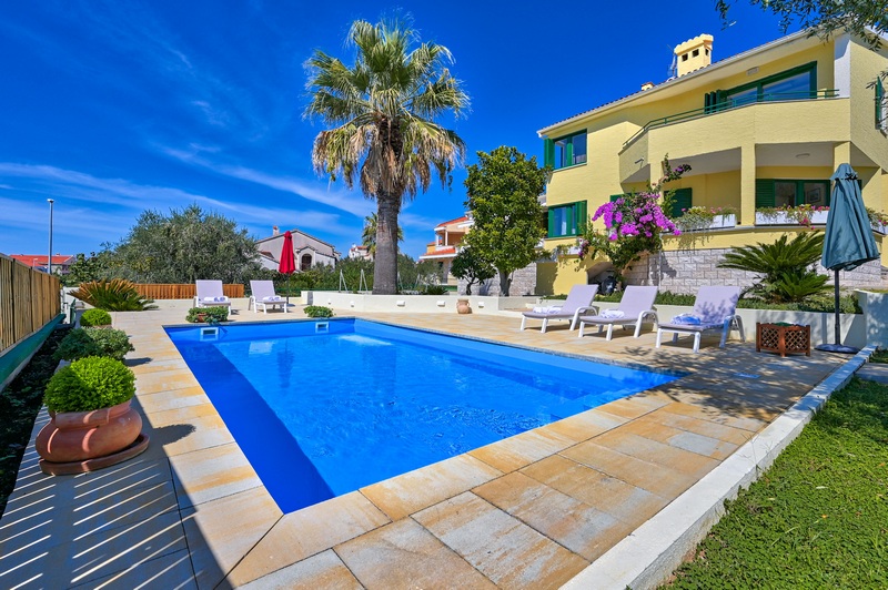 Sprzedam dom z basenem w Zadarze w Dalmacji - Panorama Scouting.