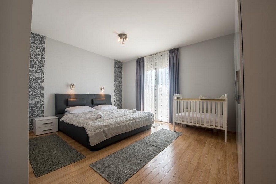 Jadalnia i nowoczesna kuchnia.