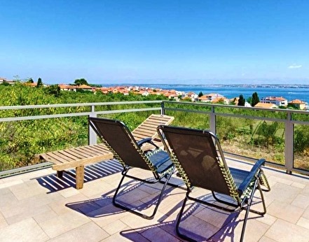 Taras z widokiem na morze nieruchomości H1888 na wyspie Ugljan w Chorwacji - Panorama Harcerska.