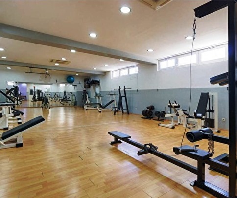 Sala fitness w obiekcie H1888, wyspa Ugljan, Chorwacja - Panorama Scouting.