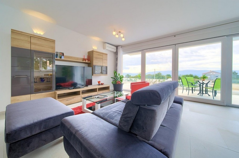 Część dzienna z pięknym widokiem na morze - nieruchomość H1897, wyspa Krk.