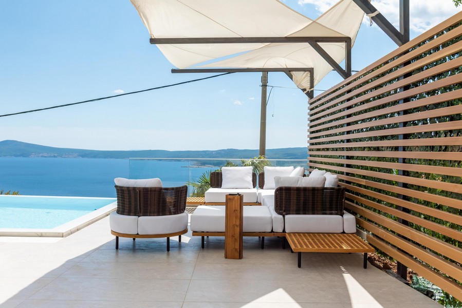 Taras na dachu z jacuzzi i panoramicznym widokiem na morze w Crikvenicy, Chorwacja - Obiekt H1932.