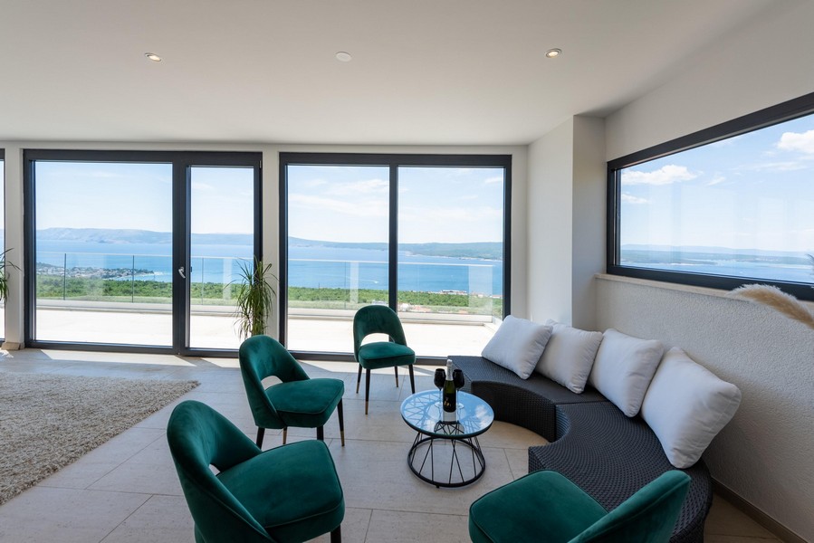 Umeblowanie willi H1932 w Crikvenicy w Chorwacji - Panorama harcerska.