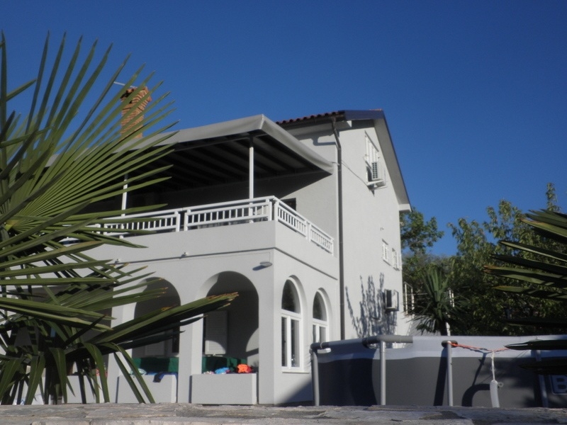 Na sprzedaż dom z trzema mieszkaniami w Chorwacji - Panorama Scouting H1980.