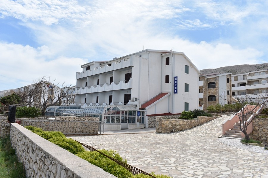 Kup hotel w Chorwacji, Dalmacja Północna, wyspa Pag - Panorama Scouting Immobilien H2023, cena zakupu: 2 700 000 EUR - Zdjęcie 3