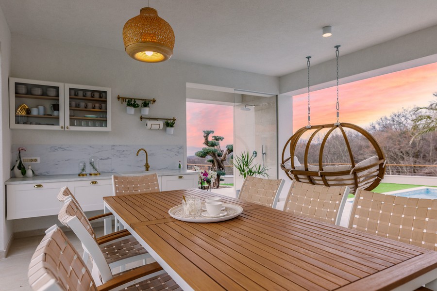 Taras nieruchomości H2125, która jest na sprzedaż w Chorwacji w regionie wyspy Krk - Panorama Scouting.