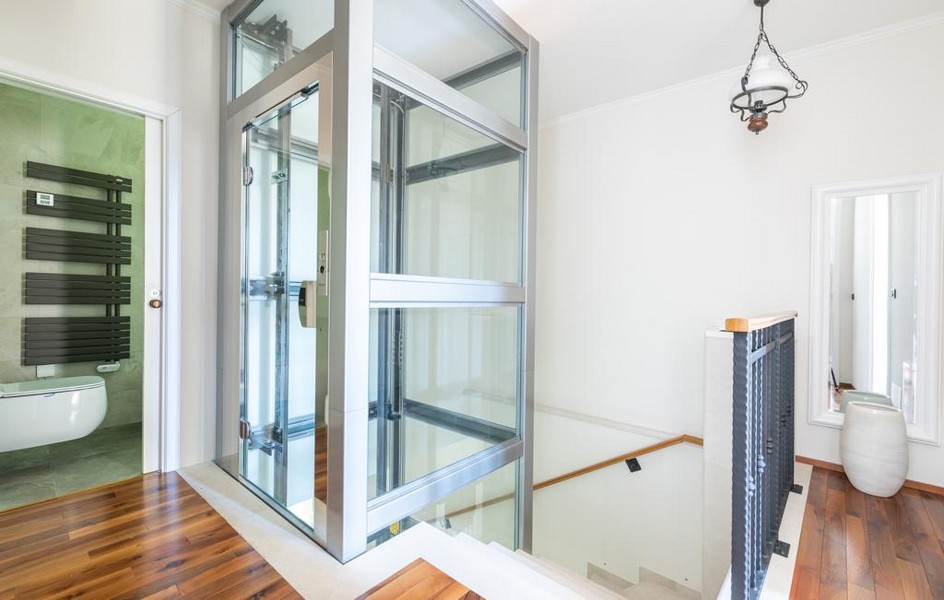 Na sprzedaż łazienka i winda w luksusowej willi na Istrii.