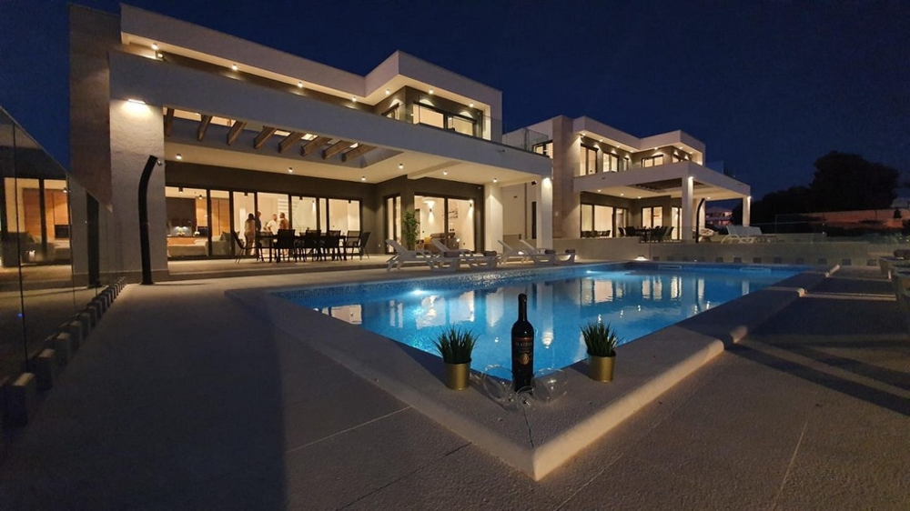 Kup nowoczesną willę w Chorwacji - tutaj: H2132 na Pag.