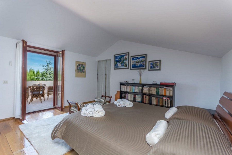 Sypialnia z tarasem.