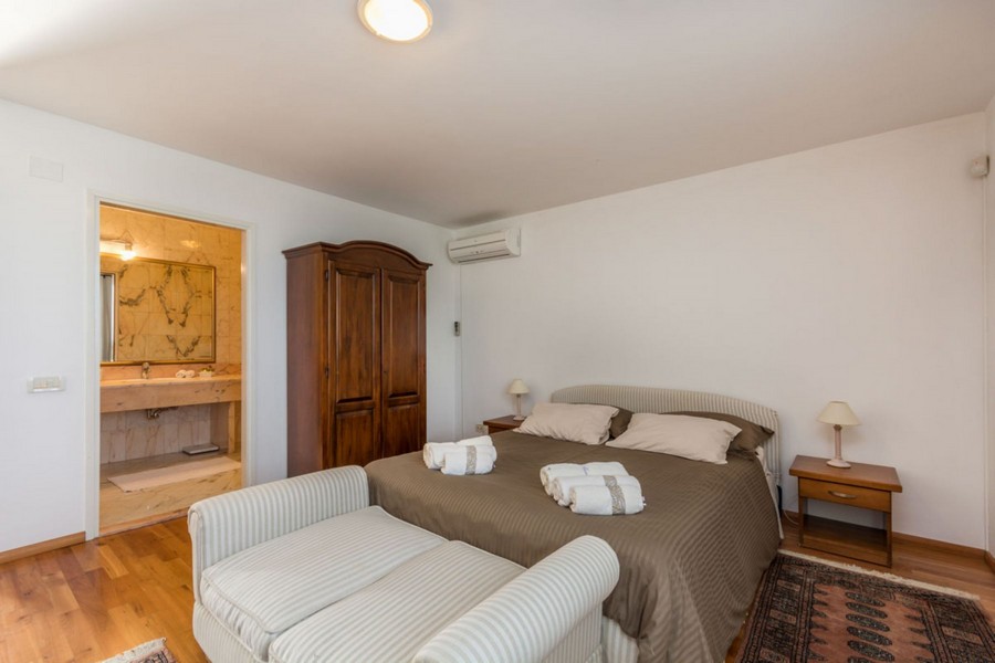 Klimatyzowana sypialnia.