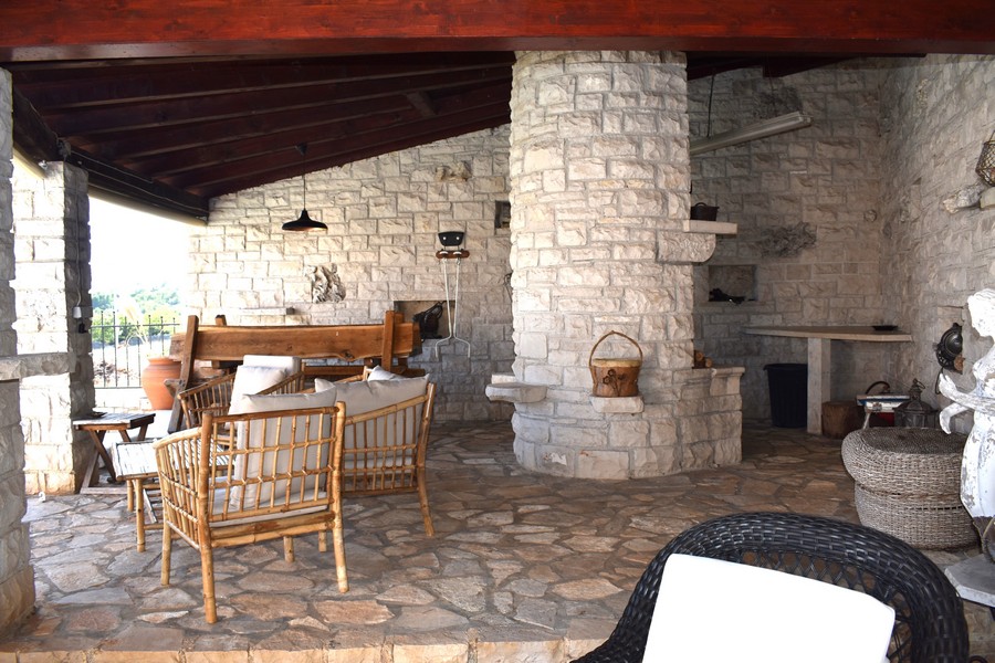 Grill grillowy posesji H2272 na Istrii - Panorama Harcerska.